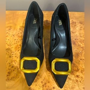 NWOT - Zara suede block heels - pointy toe, gold medallion